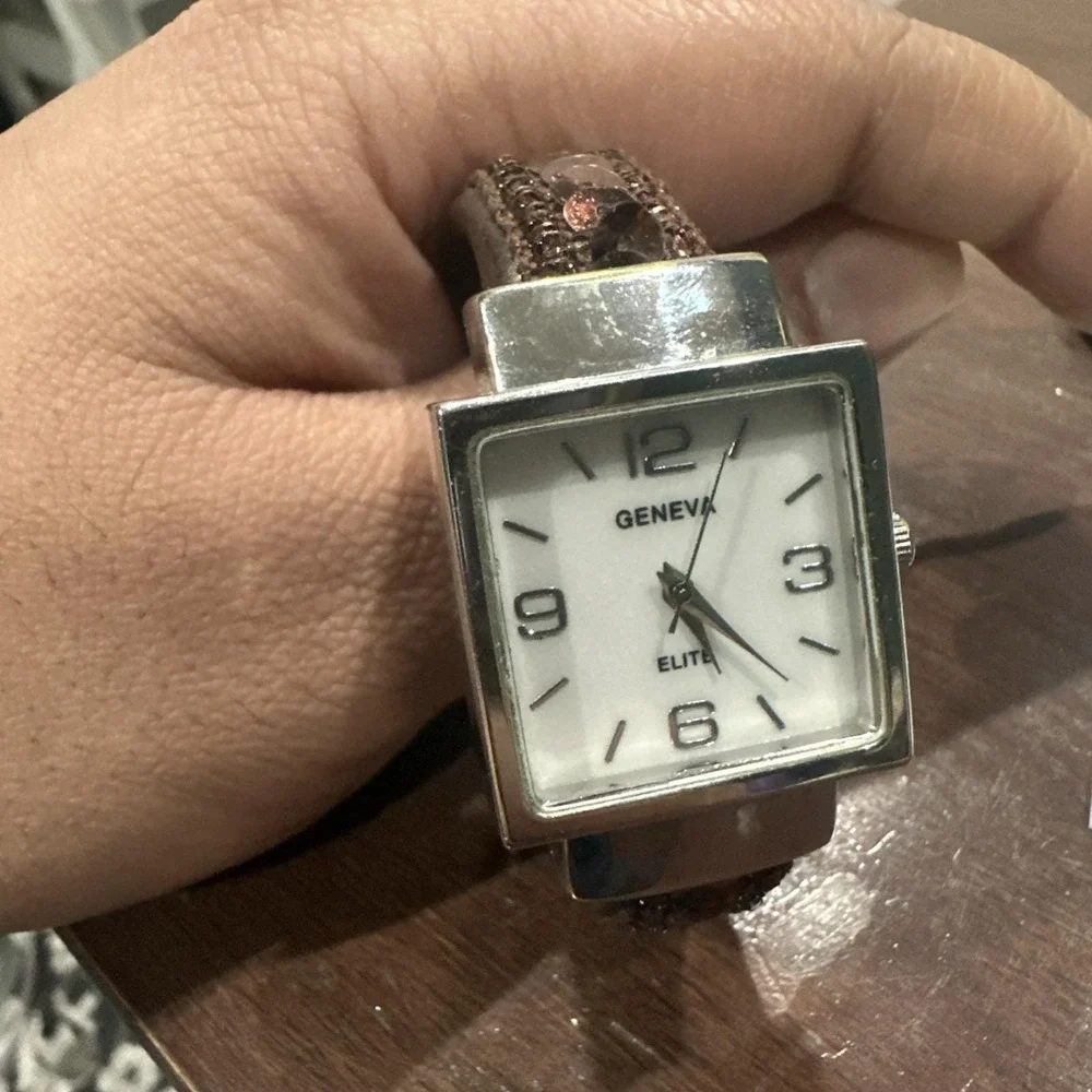 Working GENEVA Elite Watch Womens Silver Square 27mm Brown Fancy Cuff Band Fit 6